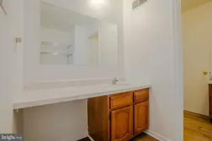 389 E Gorgas Ln, Philadelphia, PA 19119 - Photo 14