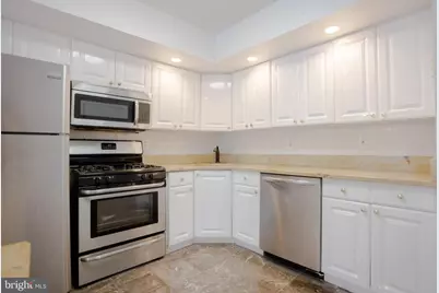 389 E Gorgas Lane, Philadelphia, PA 19119 - Photo 4