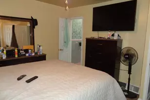 320 E Claremont Rd, Philadelphia, PA 19120 - Photo 12