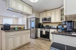 444 Lemonte St, Philadelphia, PA 19128 - Photo 4