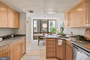 1326 Spruce St, Philadelphia, PA 19107 - Photo 8