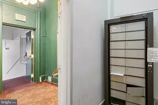 1035 Spruce St, Philadelphia, PA 19107 - Photo 8