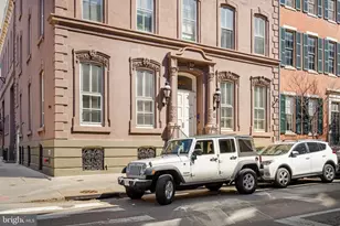 1035 Spruce St, Philadelphia, PA 19107 - Photo 2