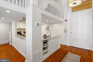 1035 Spruce St, Philadelphia, PA 19107 - Photo 12