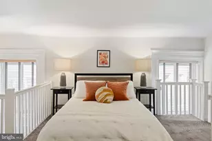 1035 Spruce St, Philadelphia, PA 19107 - Photo 34