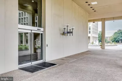 210 Locust Street #10FW, Philadelphia, PA 19106 - Photo 18