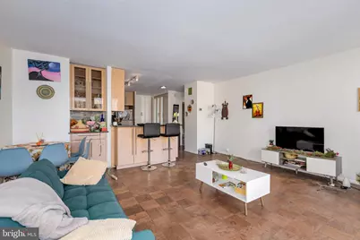 210 Locust Street #10FW, Philadelphia, PA 19106 - Photo 4