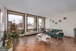 210 Locust St, Philadelphia, PA 19106 - Photo 2