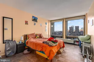 210 Locust St, Philadelphia, PA 19106 - Photo 8