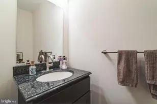 2555 Carpenter St, Philadelphia, PA 19146 - Photo 18