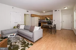 1030 N 2nd St, Philadelphia, PA 19123 - Photo 16