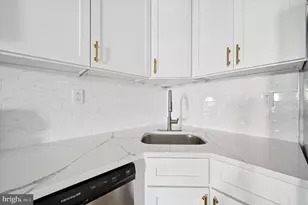 3110 Tasker St, Philadelphia, PA 19145 - Photo 12