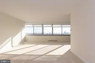 2401 Pennsylvania Ave, Philadelphia, PA 19130 - Photo 28