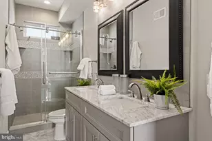 2051 Fernon St, Philadelphia, PA 19145 - Photo 36