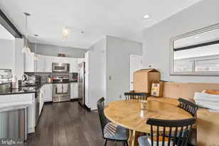 715 Brown St, Philadelphia, PA 19123 - Photo 8