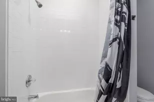 2017 E Hazzard St, Philadelphia, PA 19125 - Photo 14