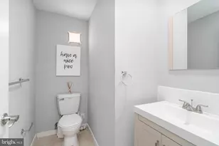 2017 E Hazzard St, Philadelphia, PA 19125 - Photo 32