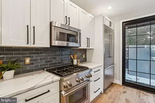 2518 Waverly St, Philadelphia, PA 19146 - Photo 12