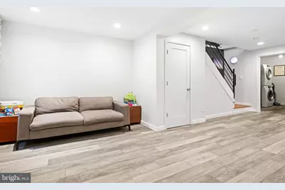 842 N Leithgow Street, Philadelphia, PA 19123 - Photo 24