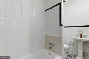 1640 Lombard St, Philadelphia, PA 19146 - Photo 8