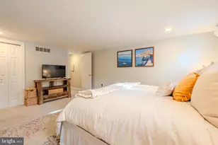 2302 Spruce St, Philadelphia, PA 19103 - Photo 14