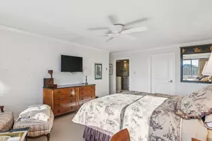 2401 Pennsylvania Ave, Philadelphia, PA 19130 - Photo 16