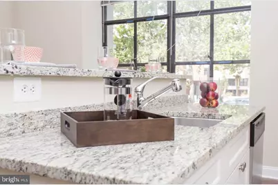 230 N 21st Street #807, Philadelphia, PA 19103 - Photo 2