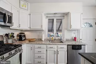 4262 Edgemont St, Philadelphia, PA 19137 - Photo 14