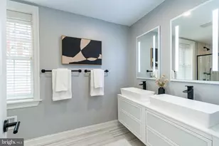 908 Spruce St, Philadelphia, PA 19107 - Photo 24