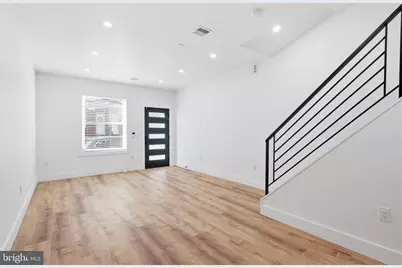 458 W Earlham Terrace, Philadelphia, PA 19144 - Photo 6