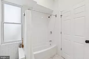 2433 Brown St, Philadelphia, PA 19130 - Photo 26