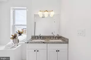 2433 Brown St, Philadelphia, PA 19130 - Photo 34