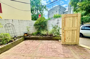 2148 Green St, Philadelphia, PA 19130 - Photo 2