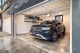 2425 Fairmount Ave, Philadelphia, PA 19130 - Photo 2