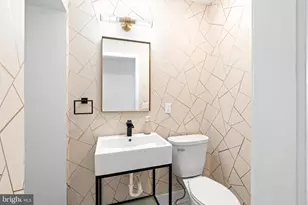 2125 S 9th St, Philadelphia, PA 19148 - Photo 10