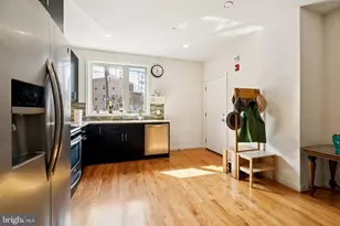 2555 Carpenter St, Philadelphia, PA 19146 - Photo 4