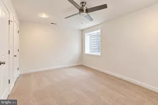 2555 Carpenter St, Philadelphia, PA 19146 - Photo 16