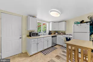 151 Fountain St, Philadelphia, PA 19127 - Photo 6