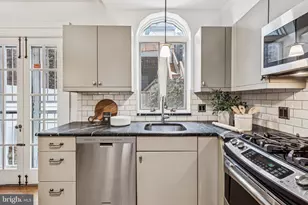 2133 Cypress St, Philadelphia, PA 19103 - Photo 12