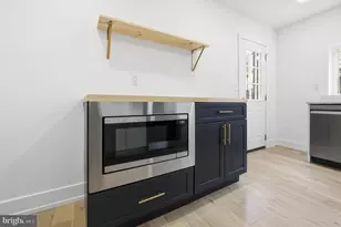 1022 McKean St, Philadelphia, PA 19148 - Photo 10