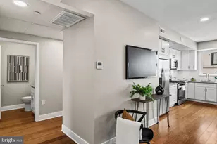 2002 Annin St, Philadelphia, PA 19146 - Photo 12