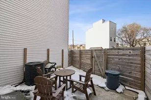 409 W Hewson St, Philadelphia, PA 19122 - Photo 8