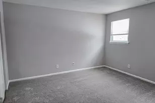 3303 S Keswick Cir, Philadelphia, PA 19114 - Photo 10