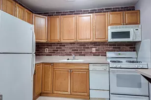 3303 S Keswick Cir, Philadelphia, PA 19114 - Photo 6