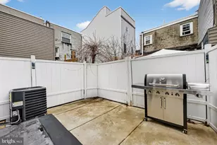 2542 Arcadia St, Philadelphia, PA 19125 - Photo 32