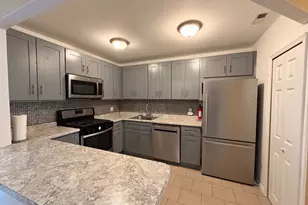 2427 Tremont St, Philadelphia, PA 19115 - Photo 4