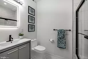 2117 Fernon St, Philadelphia, PA 19145 - Photo 22