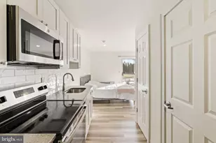 7040 Oxford Ave, Philadelphia, PA 19111 - Photo 10