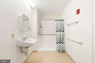 7040 Oxford Ave, Philadelphia, PA 19111 - Photo 4