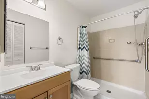 7040 Oxford Ave, Philadelphia, PA 19111 - Photo 22